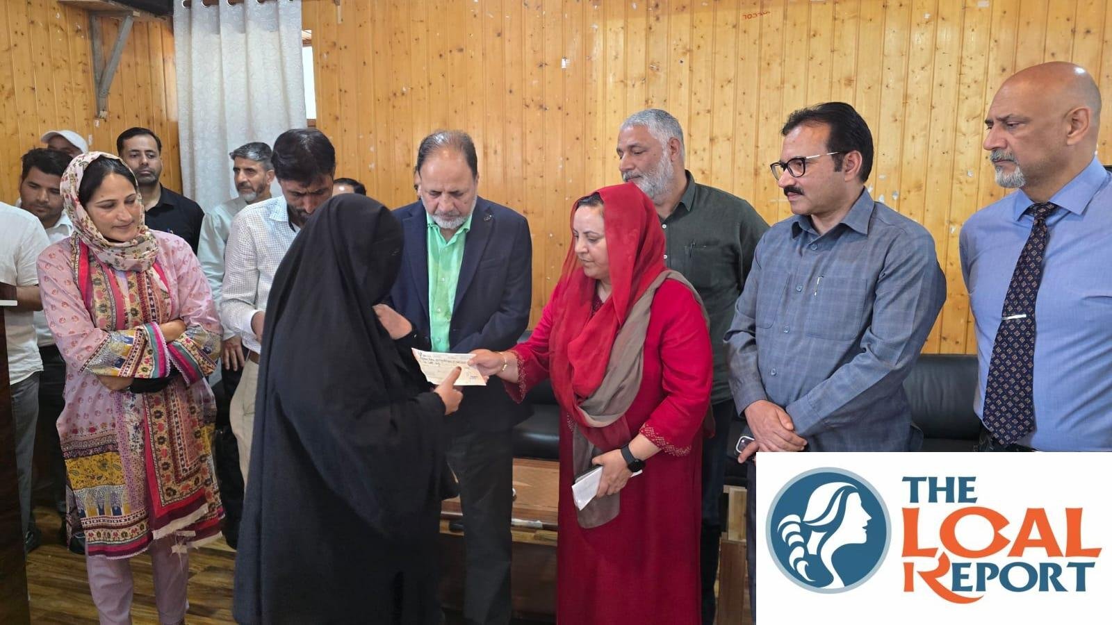 Sakeena Itoo distributes relief checks of Rs 15 lakh among the fire victims in Baramulla