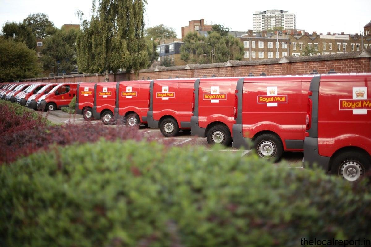 Royal Mail restarts US parcel service - for an additional fee