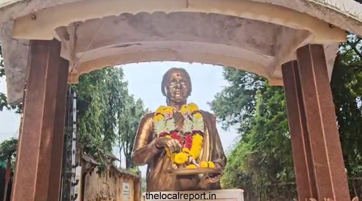 Uddhav Thackeray says that the paint thrown on the statue of Meenatai Thackeray: Attempts to set Maharashtra on fire.