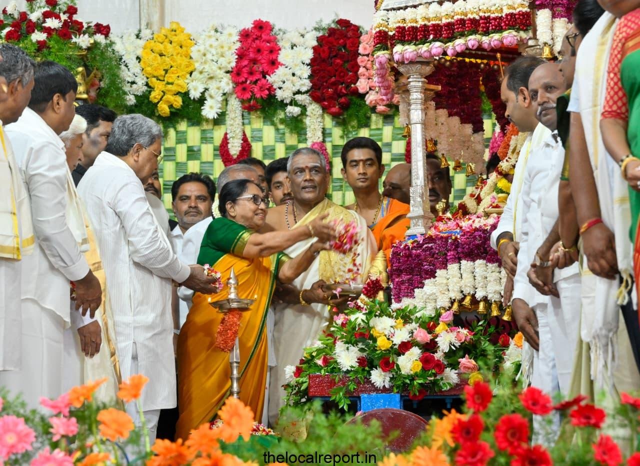 Banu Mushtaq inaugurated Mysuru Dashera with a floral tribute to Goddess Chamundeshwari