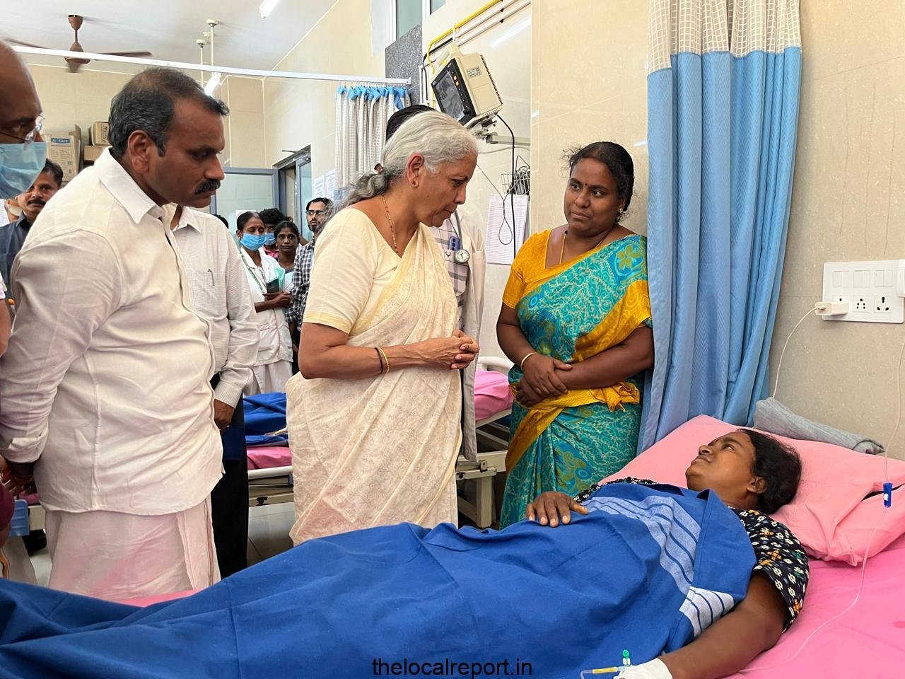 FM Nirmala visit Sitarman Karur; The remaining people meet the families of the stampede victims