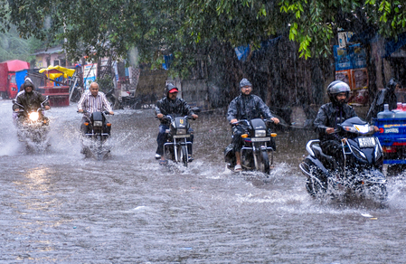 IMD issues yellow warnings for six Gujarat districts on Navratri