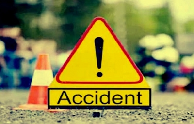 The child died, 30 were injured after overturning in Birbam, Bengal