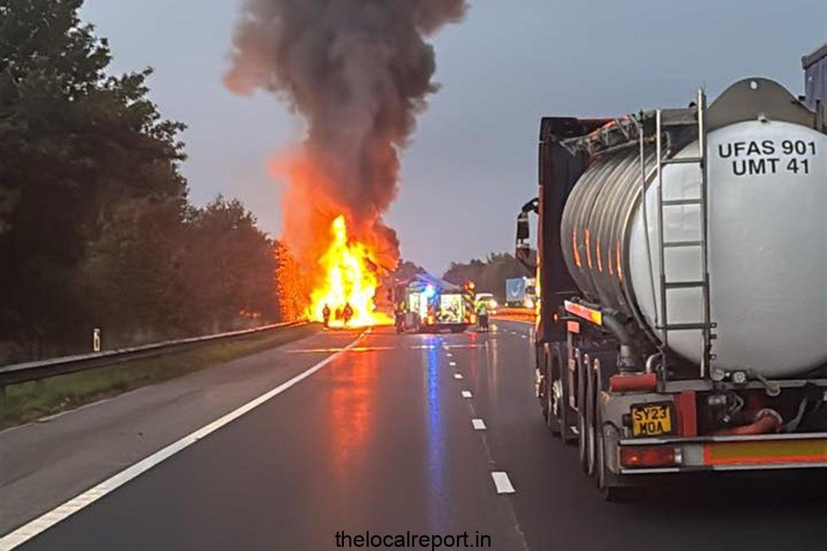 Drivers delay the M5, as the lorry transport catchs fire after catching a fire of electric cars.