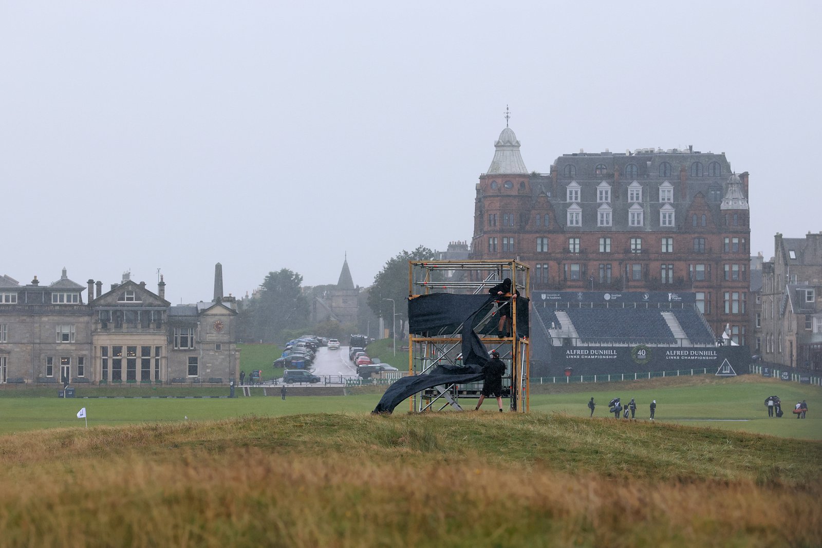 The weather forced the authorities to de-rage TV towers as Hurricane Amy