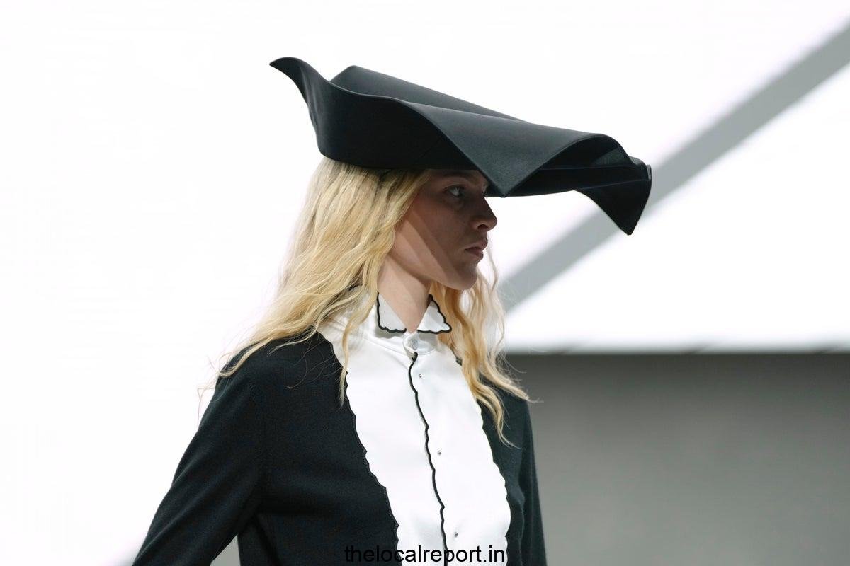 Anderson's Dyer Women'swear Debut is an assembling of ideas, but not 'new look'
