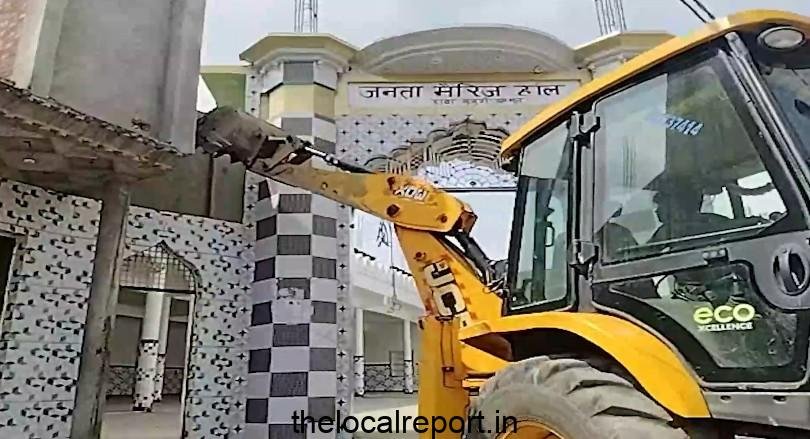 Crack on encroachment in Sambhal; Marriage hall collapsed, mosque gives time