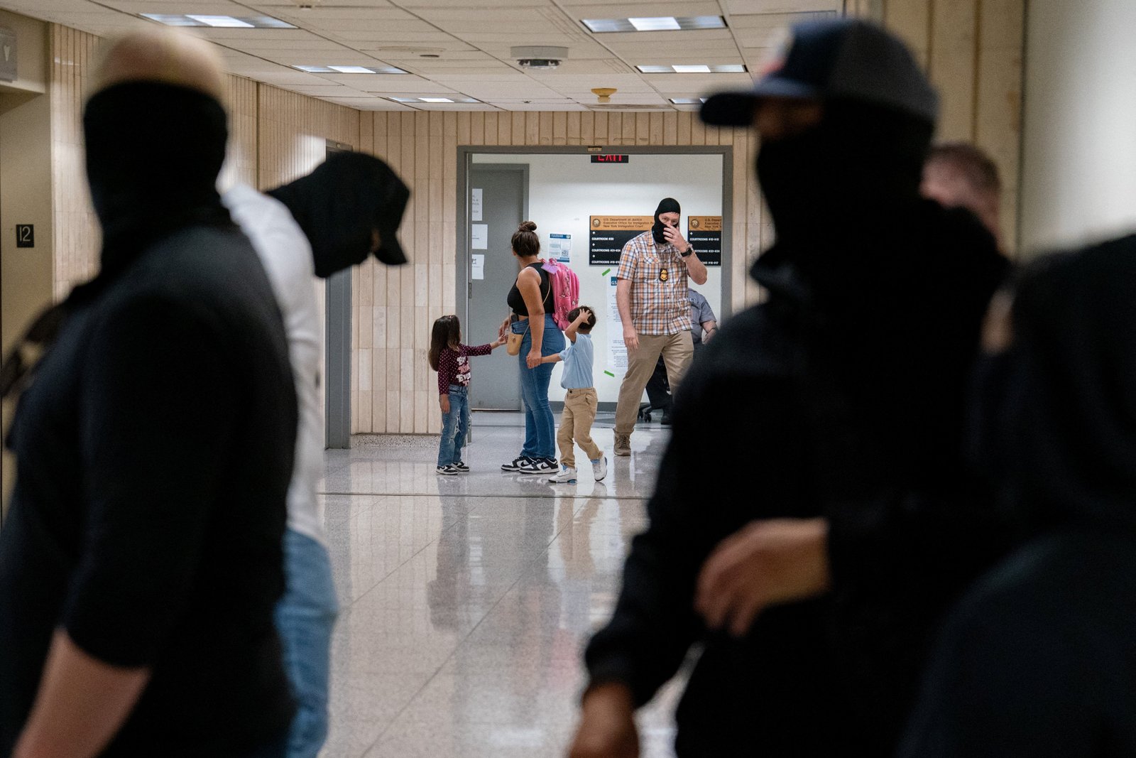 The Trump Administration is offering $ 2,500 to immigrant children to leave the country voluntarily, a proposal to the advocates calling the advocates a 'cruel' encouragement to derail their fixed process.