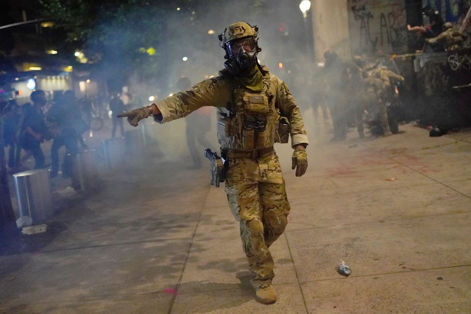 The country's immigration enforcement agents will get brand-new night vision goggles at a cost of $ 75,000, while hundreds of thousands of other federal workers are distracted from their jobs