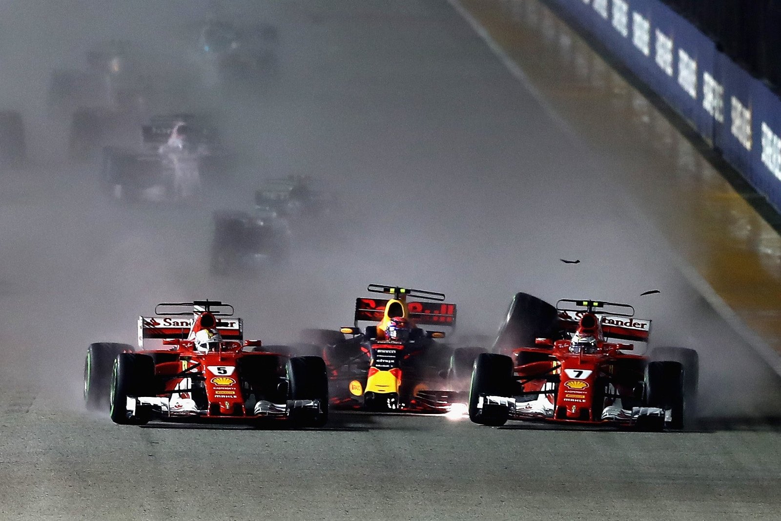 Max Verustapain 2017 Crashed in a chaotic initially from Singapore Grand Prix