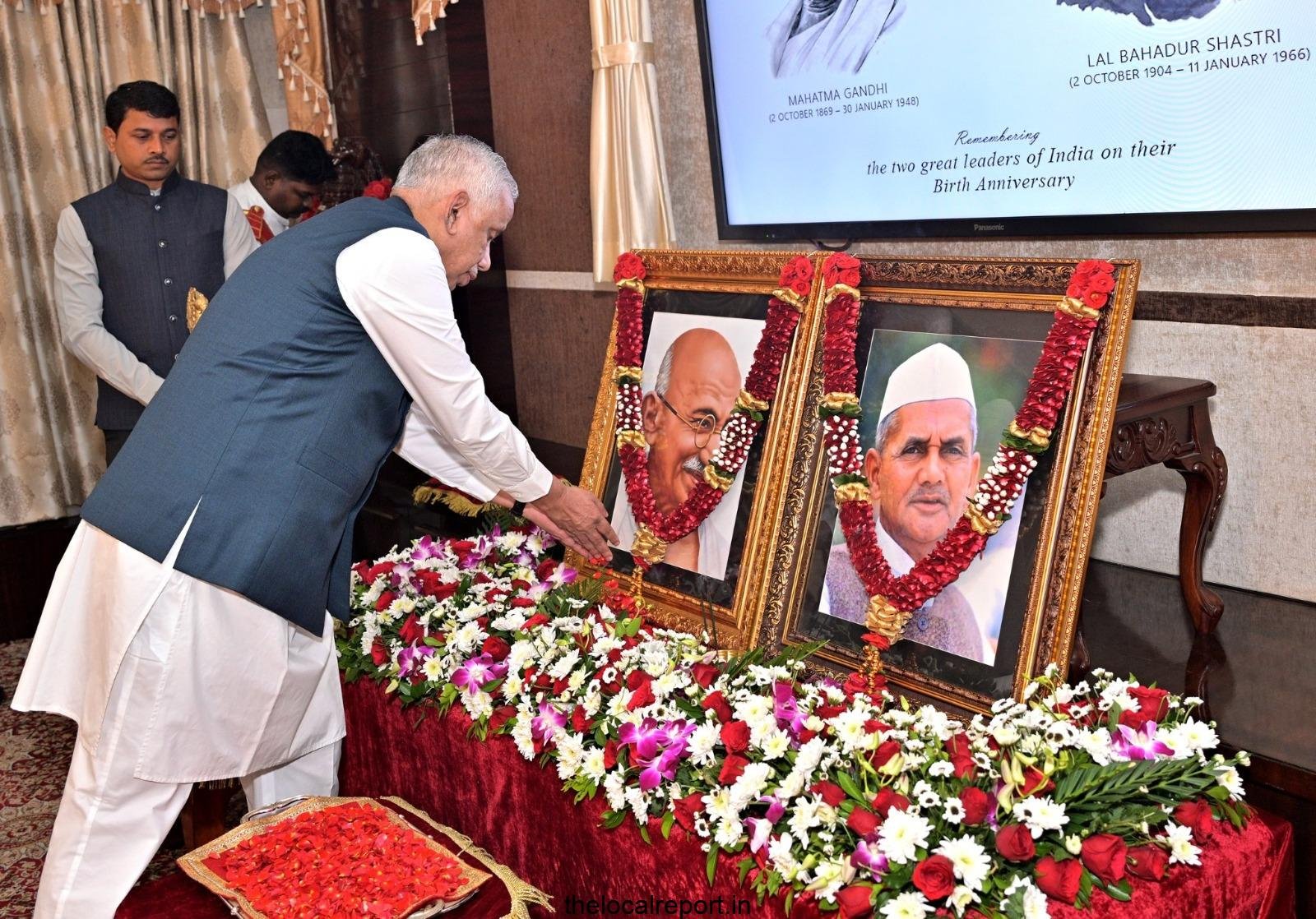Governor of Andhra Pradesh, CM paid tribute to Mahatma Gandhi, Lal Bahadur Shastri