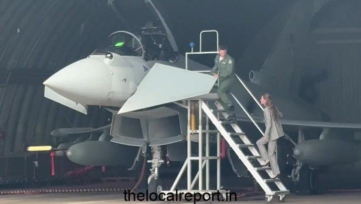 Kate RAF draws difficult moves in heels during RAF trip