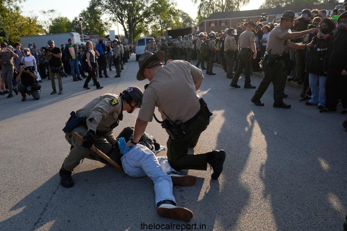NOEM Chicago region seizures ice facility as agents detain many protesters outside