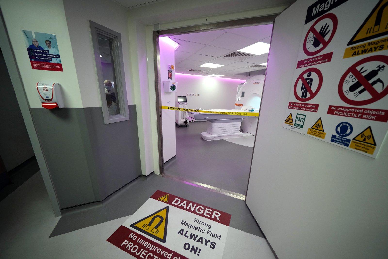 The pilot included simple examinations in the evening, which means that more complex patients were still seen during the day time.
