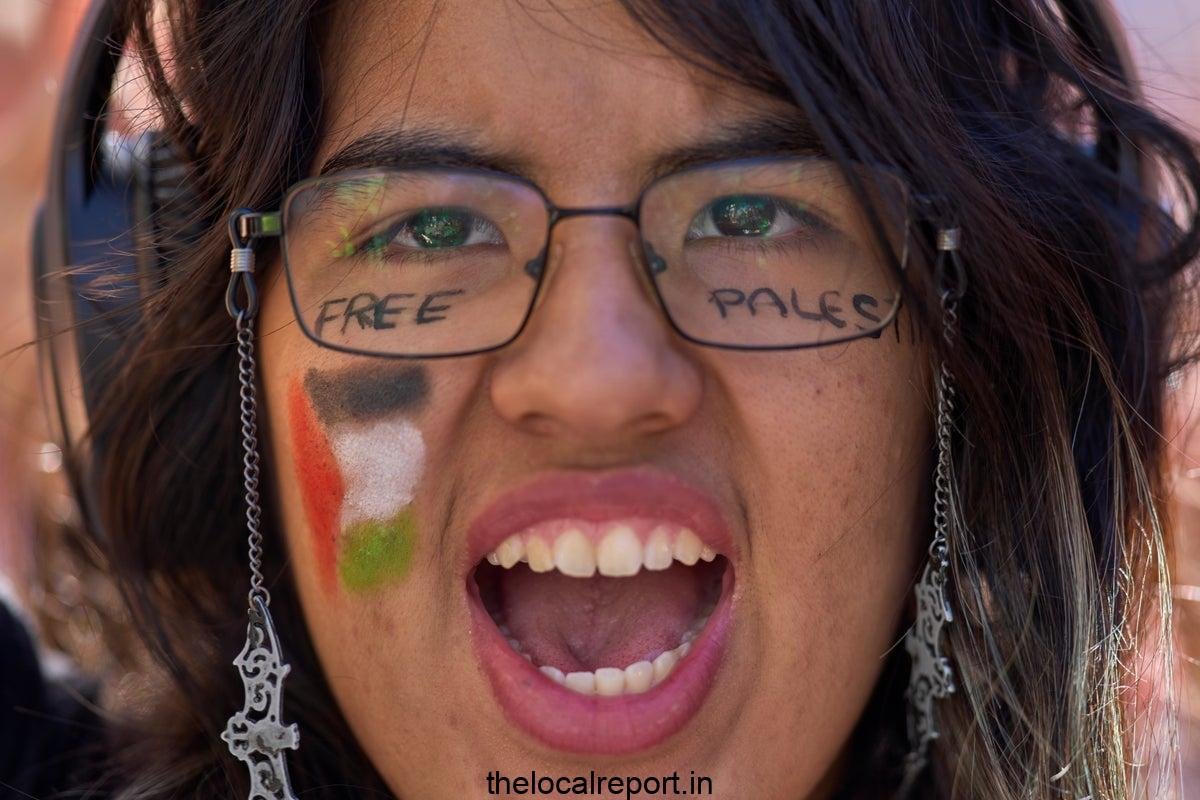 Photos perform extensive protests after Israeli forces