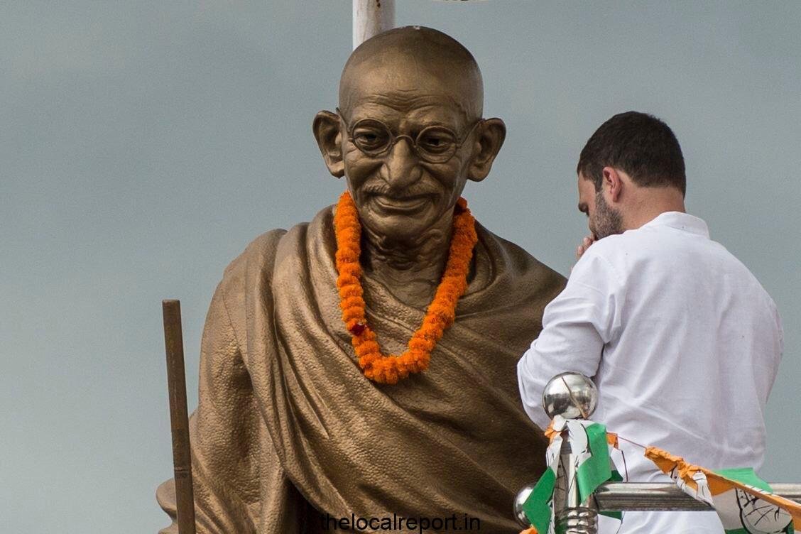 Rahul, Priyanka Gandhi Pay Tributes to Mahatma Gandhi, Lal Bahadur Shastri