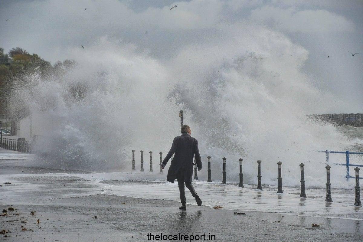 Storm Amy Live: When 100mph winds collide with UK, it was revealed as a warning of weather