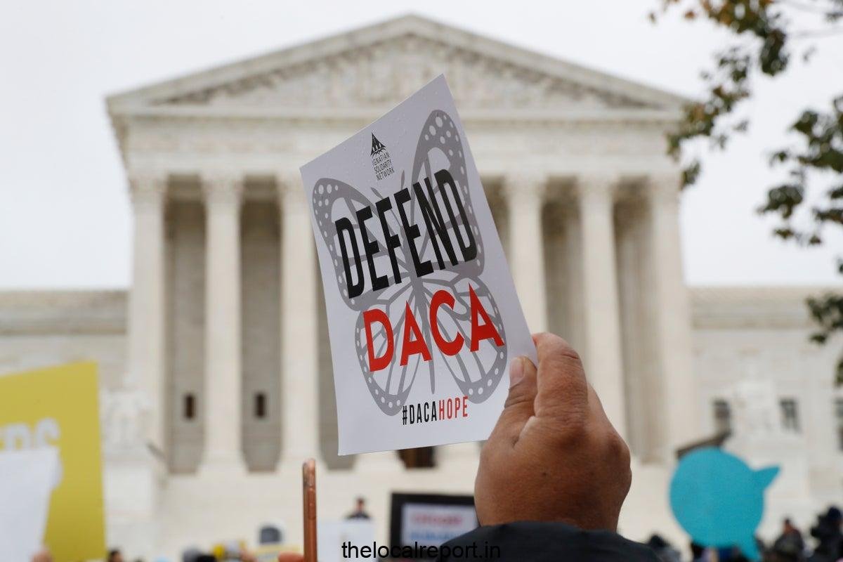 The federal government can resume taking DACA application for permit to live and work in the US