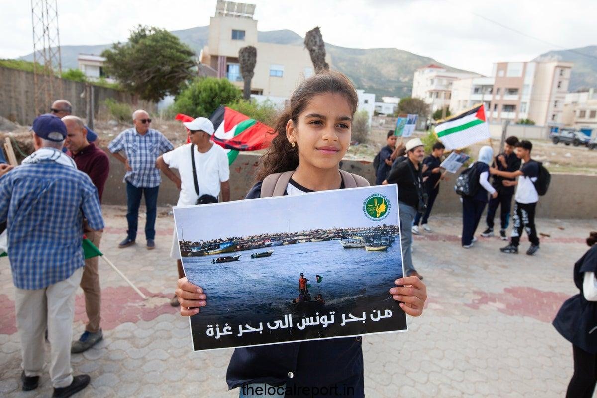 Tunisian people recalled the Israeli strike, which forces his fate with Palestinians 40 years ago.