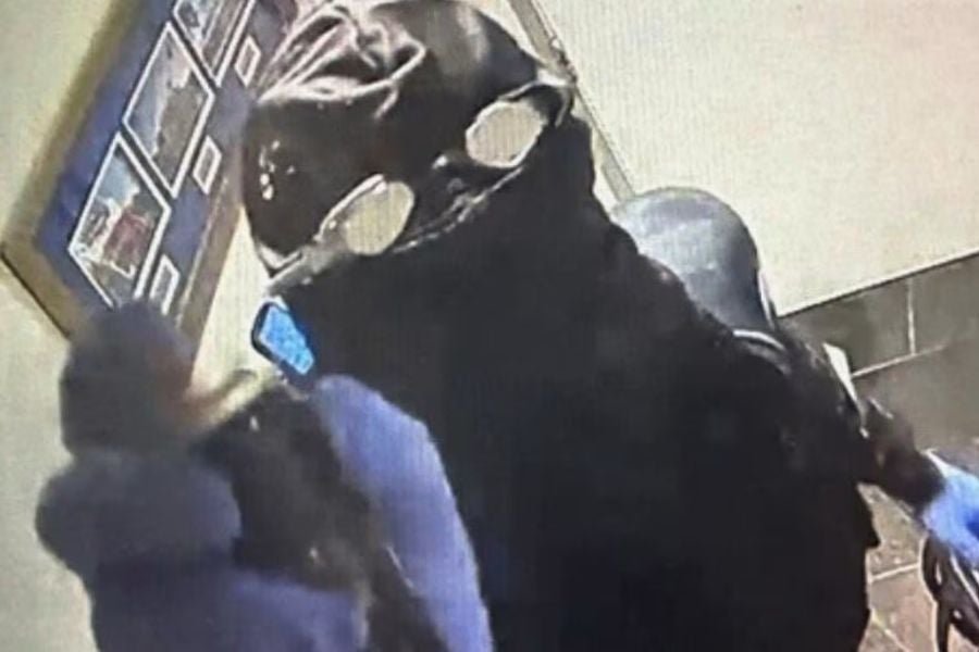 Orlando officials are still investigating the paddlefish robbery as the identity of the suspect is unknown