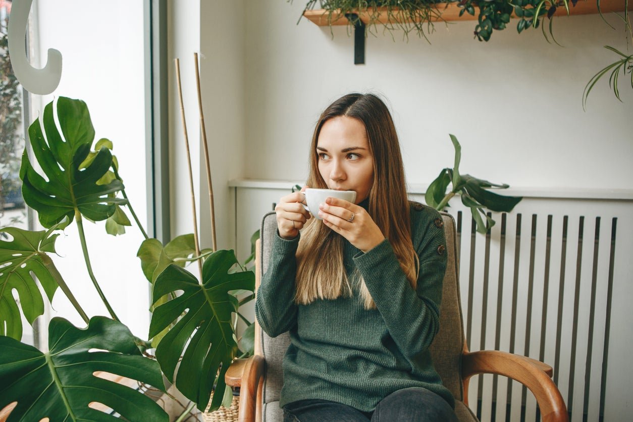 Drinking matka and green tea provides equal health benefits. But it is better than each other to promote a quick energy