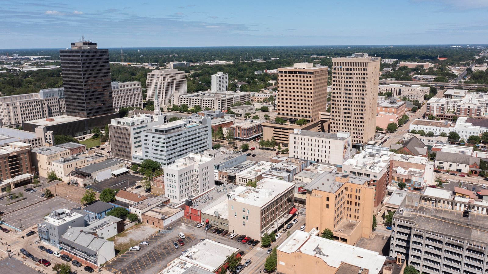 According to a study, Baton Rouge, Louisiana, the highest number of residents per 100,000 residents for both cycling drivers and pedestrians.