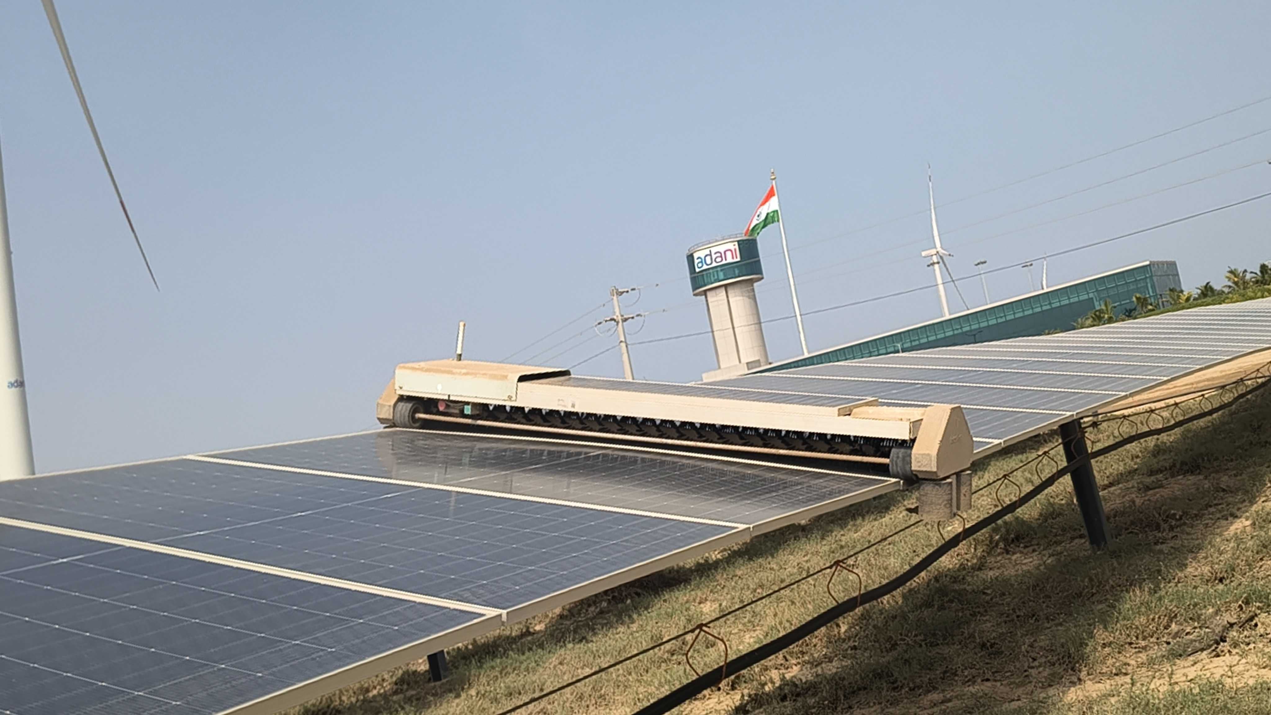 Khavda's robot cleaning solar panels