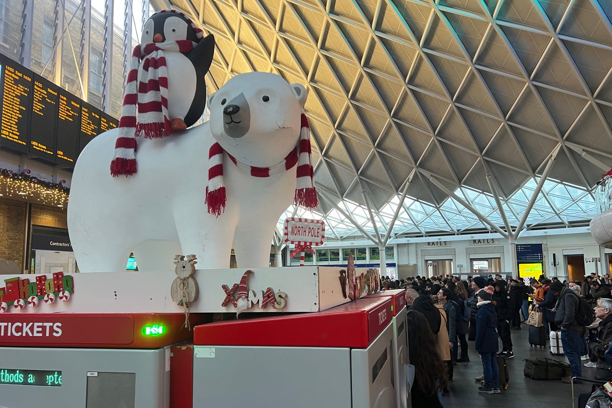 Met Office issues weather warning, predicting travel chaos