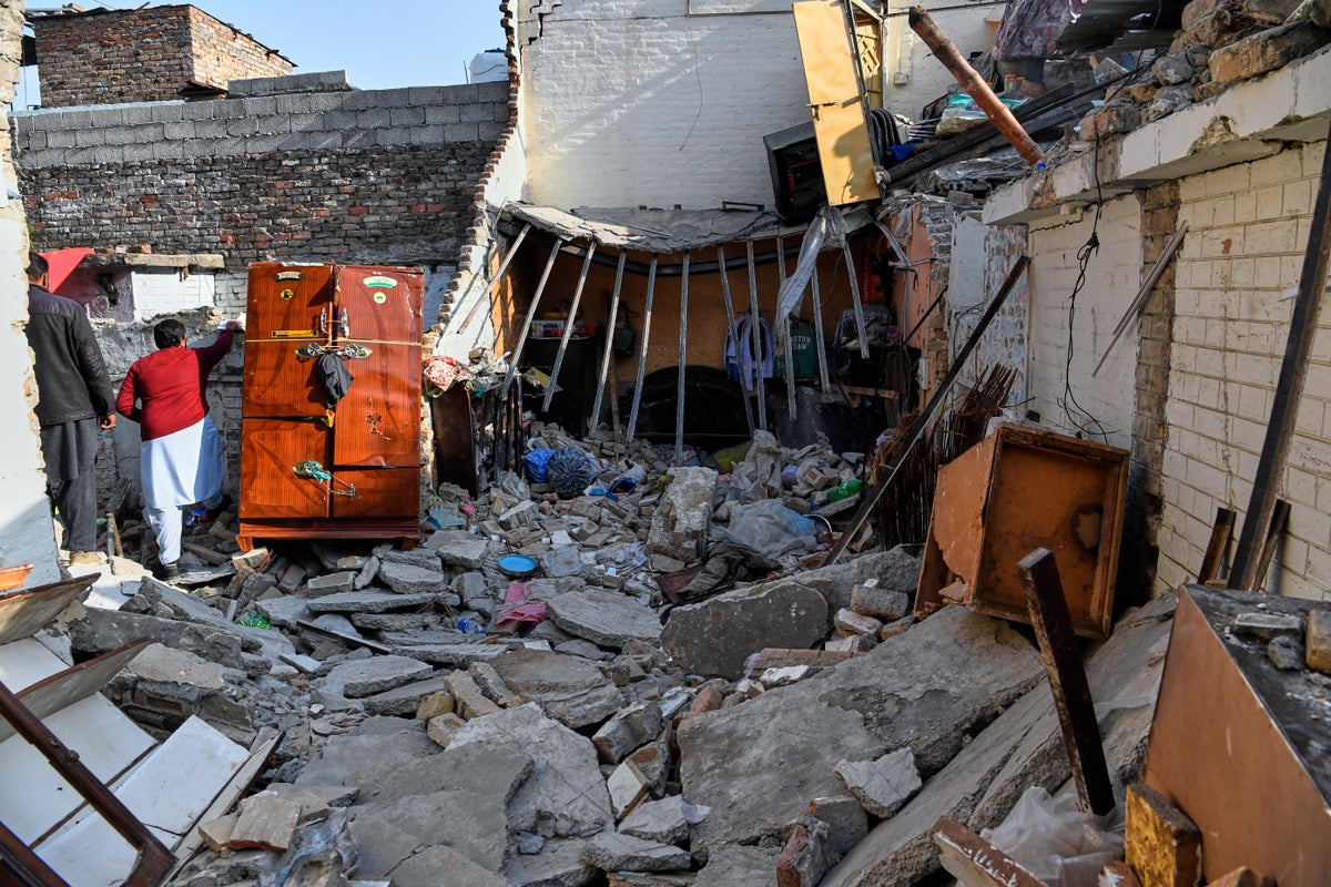 Gas cylinder explosion kills bride, groom and 8 others at Pakistani wedding