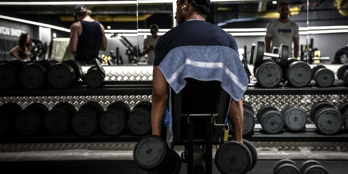 A little sleep, exercise and dietary changes can extend life, study finds