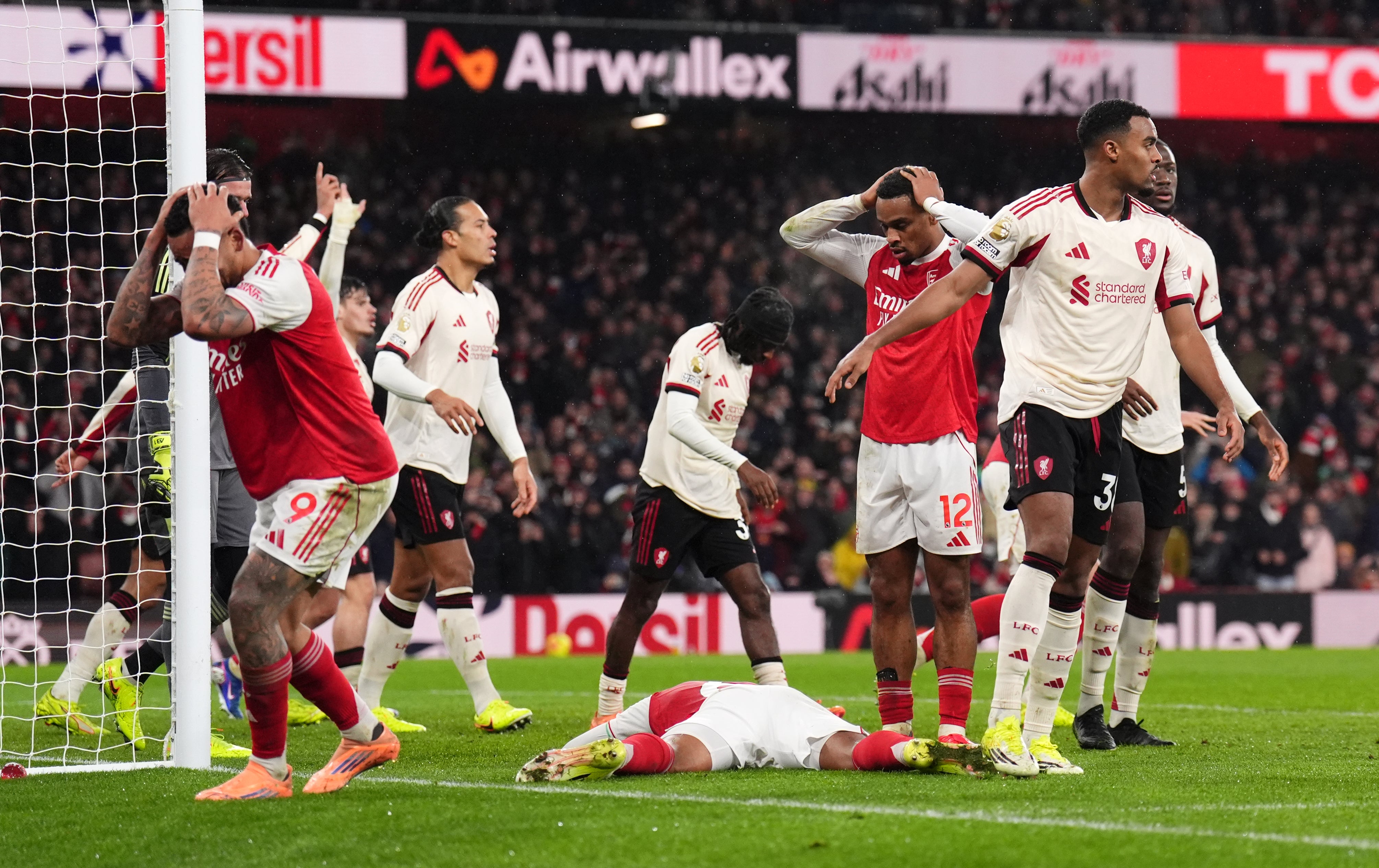 In the second half, Arsenal didn't have a chance to score until the 90th minute.