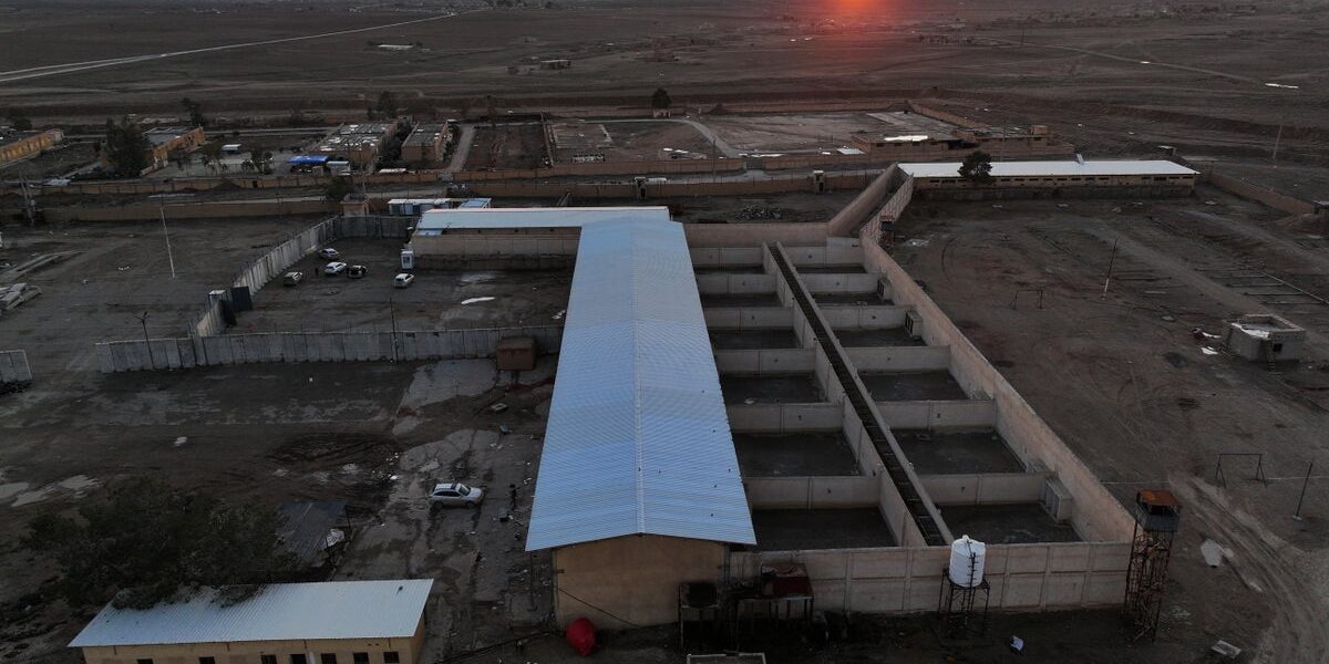 Baghdad says it will prosecute Islamic State fighters who moved to Iraq from Syria