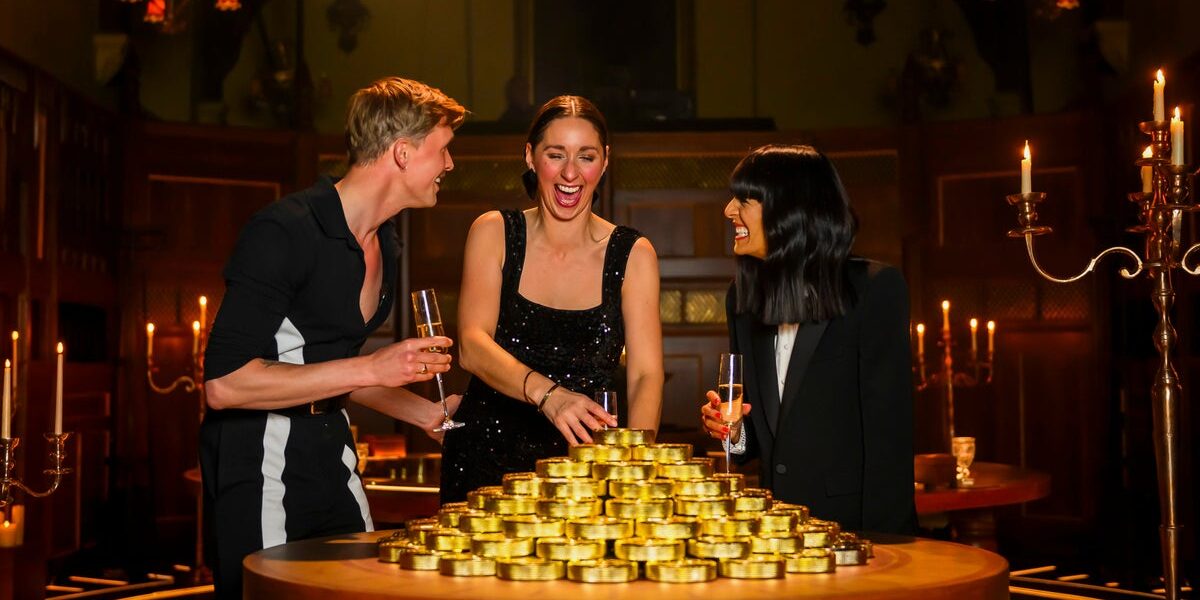 Claudia Winkelman compares 'Traitors' stars Rachel and Stephen to iconic duo