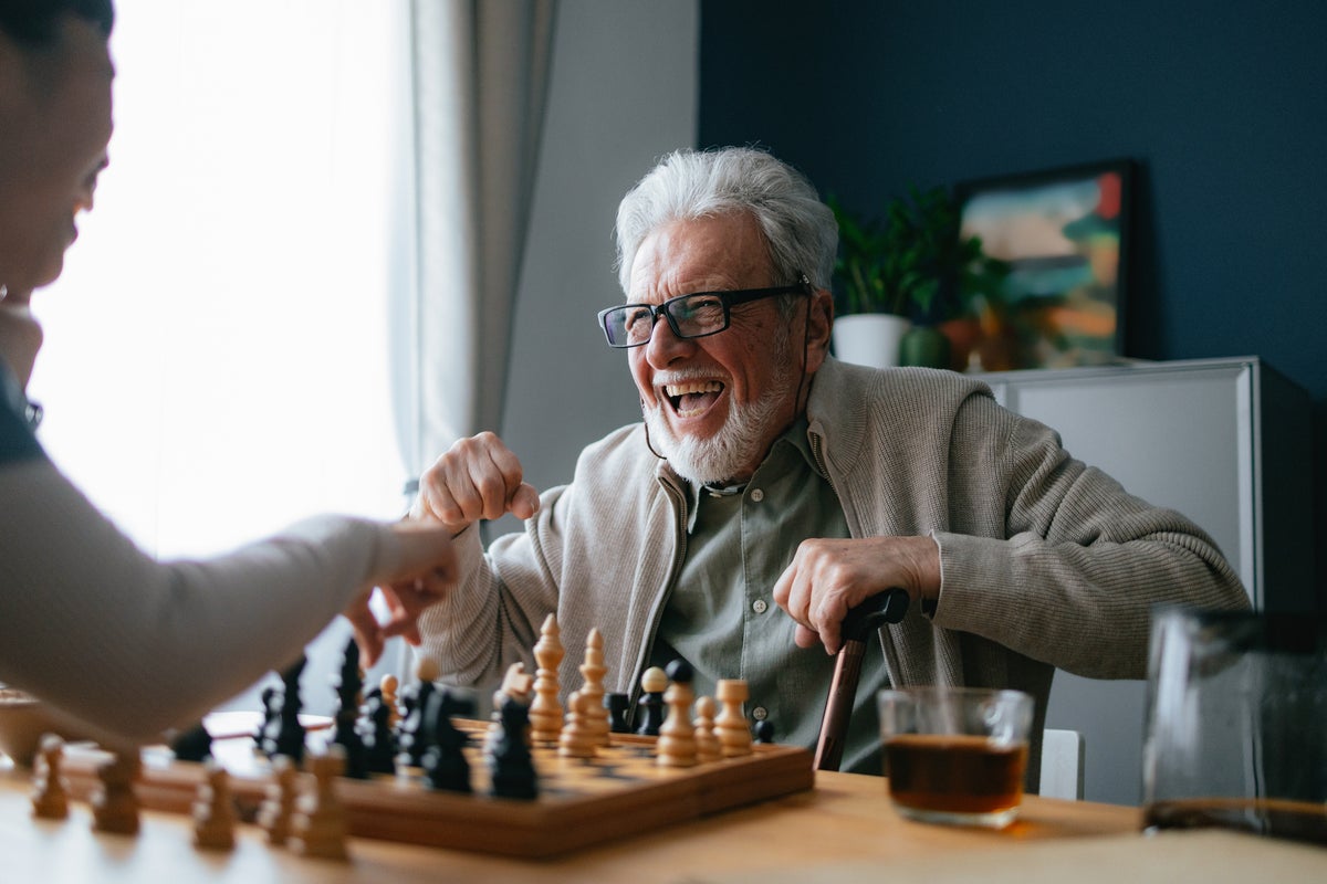 Doctors recommend training the brain like a muscle. The method is as follows