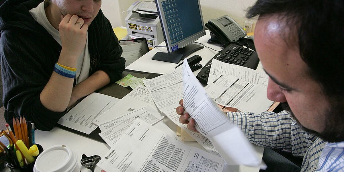 Experts explain how to get a tax refund quickly