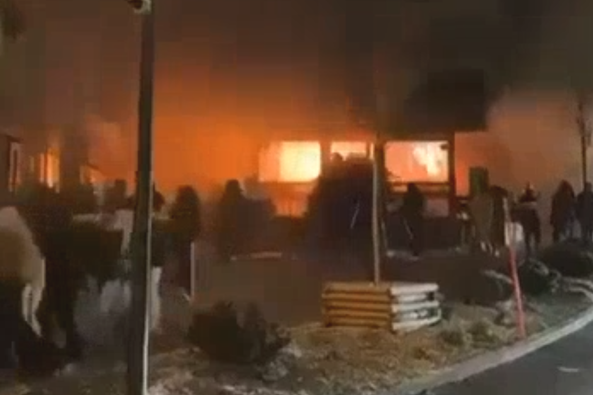 Fatal fire breaks out in Swiss ski bar as public flees