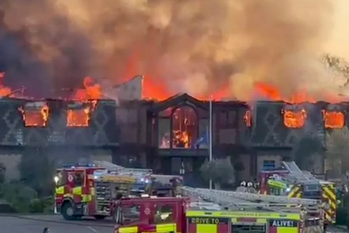 Fire breaks out at historic golf club