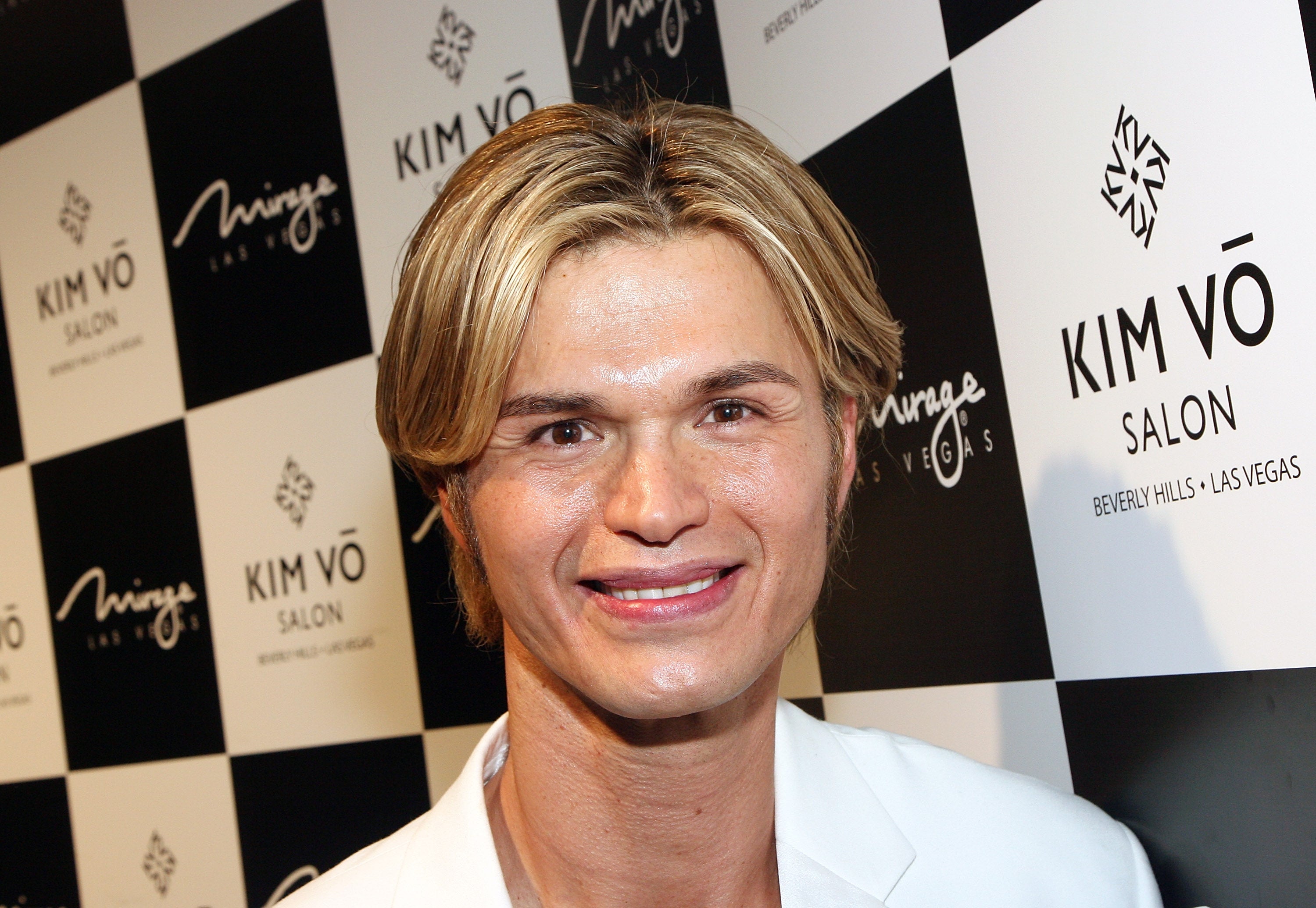 Famous hairstylist Kim Vo dies of colorectal cancer at age 55