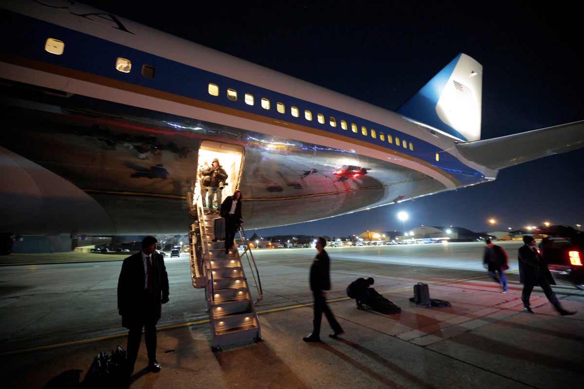 History of Air Force One malfunction after Trump's delayed arrival in Davos