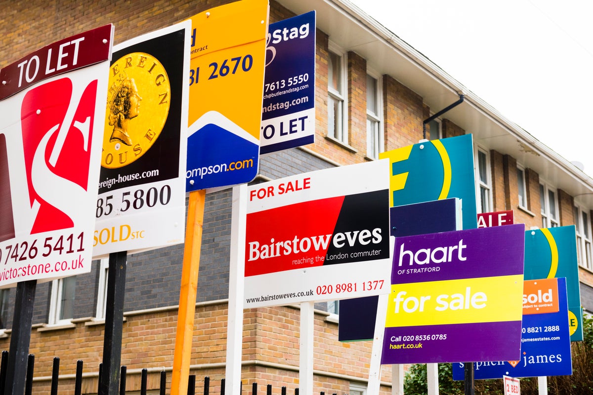 House prices: After another fall in December, experts predict what to expect in 2026