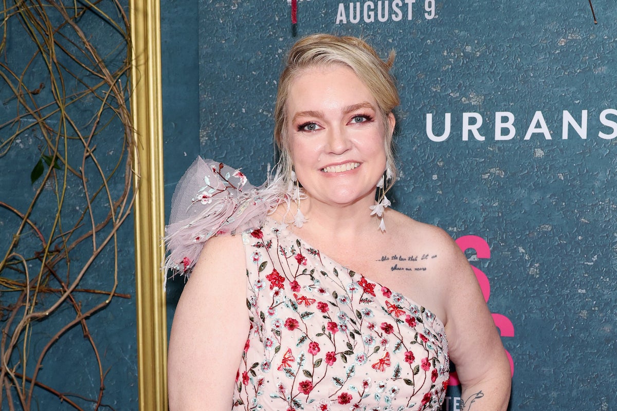 "It's With Us" author Colleen Hoover shares cancer diagnosis