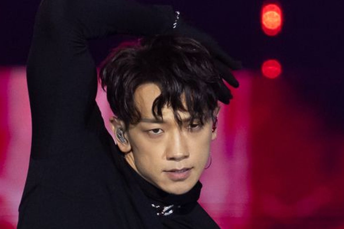 K-pop star apologizes for not dancing to deaf fans