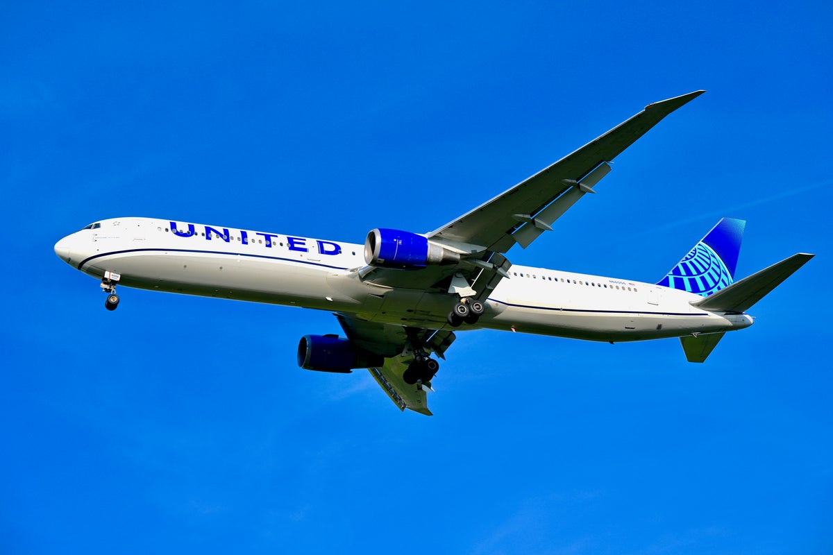 Lost laptop causes third United Airlines flight to be rerouted