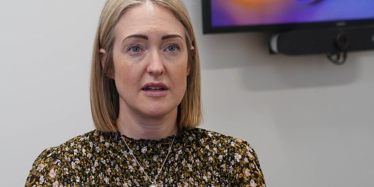 Mother of murdered teenager urges Starmer to enforce social media ban