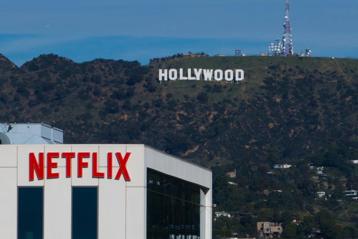 Netflix steps up acquisition of Warner Bros., offering $72 billion all in cash
