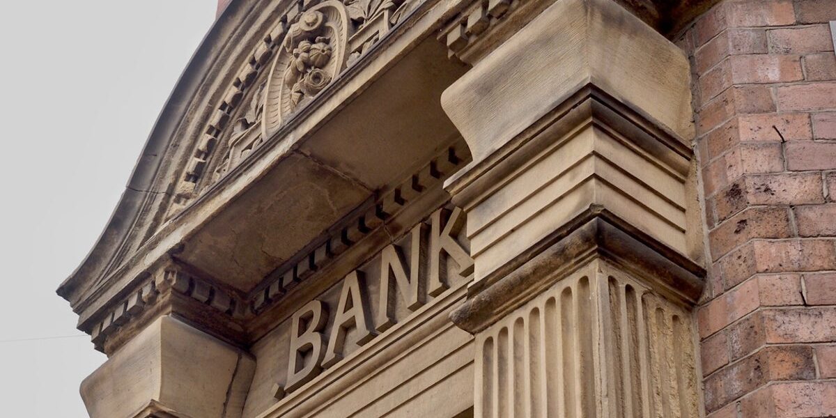 New bank promises 'human service' to boost depositors