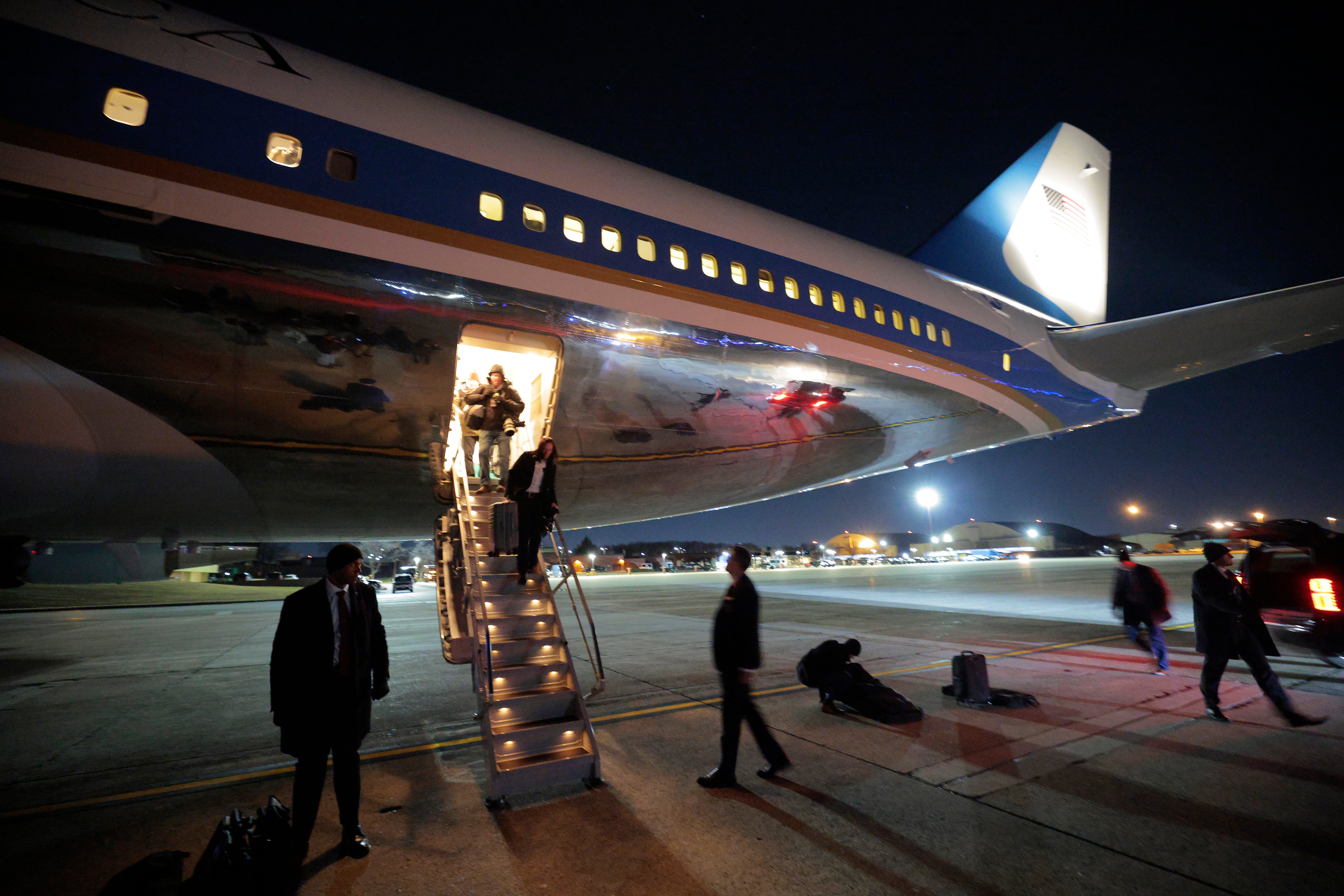 People leaving Air Force One after 'minor electrical issue' on Tuesday night
