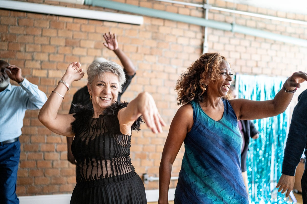 Simple exercises that can reduce the risk of falls in older women