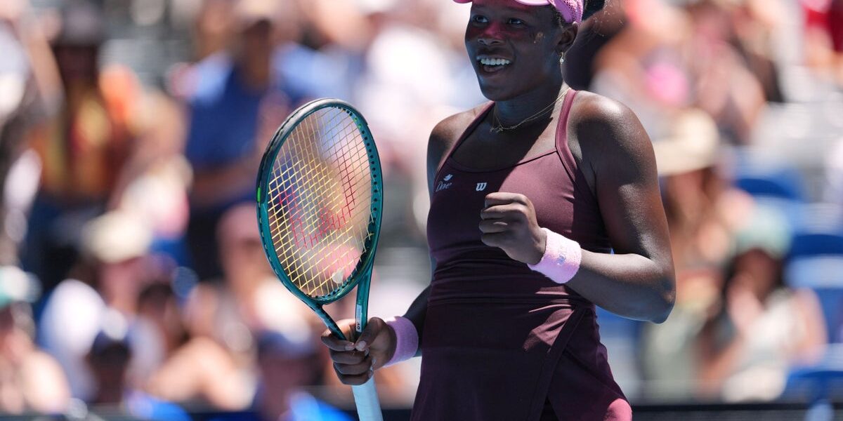 Teenagers Victoria Mboko and Eva Jovic send off seeds at Australian Open