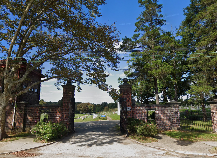 Entrance to Mount Moriah Cemetery where the theft occurred
